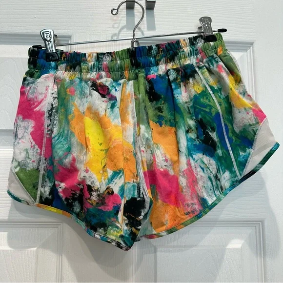 Lululemon Hotty Hot Low-Rise Lined Short 2.5” - Picture 6 of 7